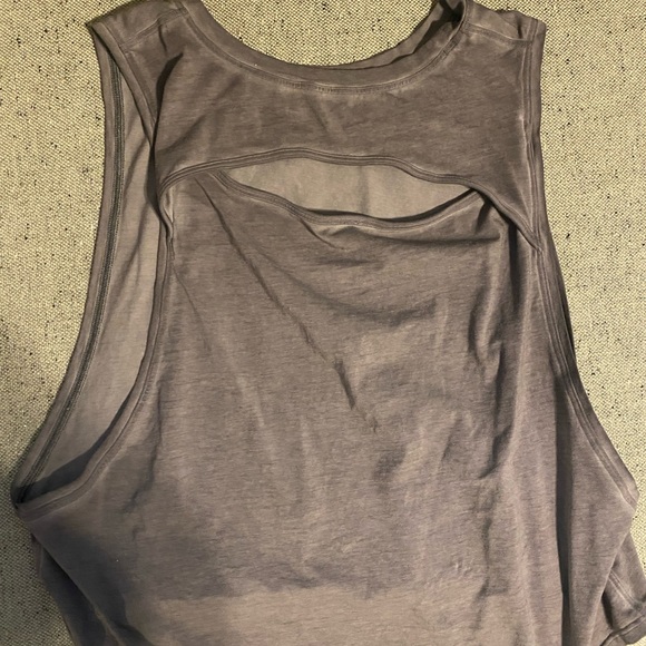 Never worn Lululemon sculpt cropped tank top - Picture 2 of 3
